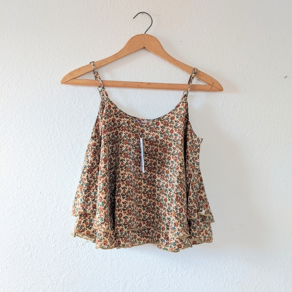 Paths of the Spirit Tops - NWT Cropped Floral Layered Tank Top